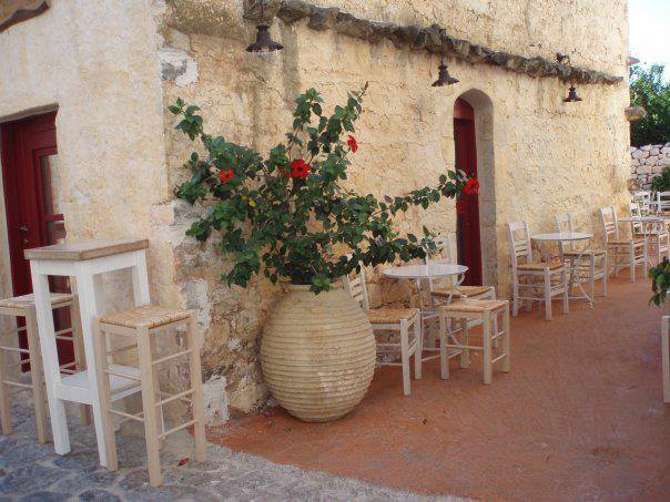  Διαβάζοντας στο Aula Café